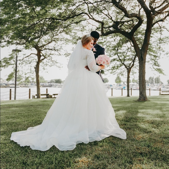 Oleg Cassini Wedding Gown - Picture 11 of 12